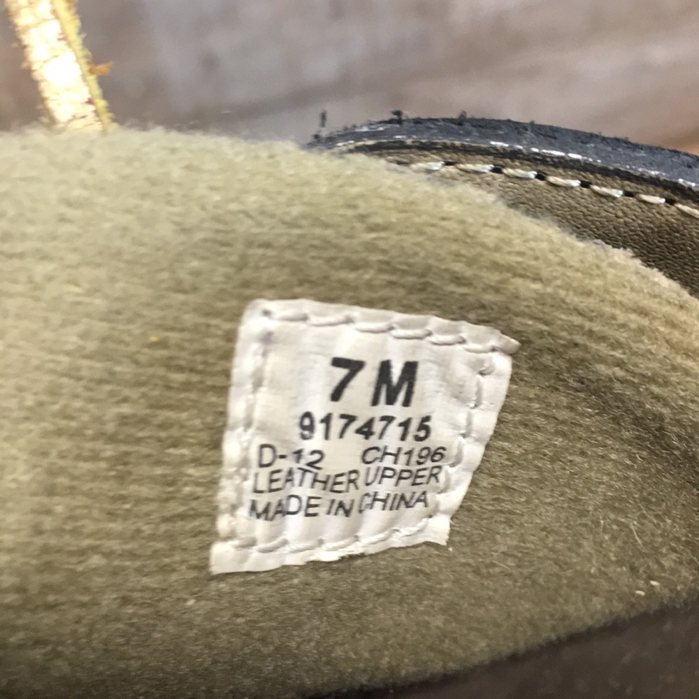 Ladies Sperry Shoes - Picture 7 of 7